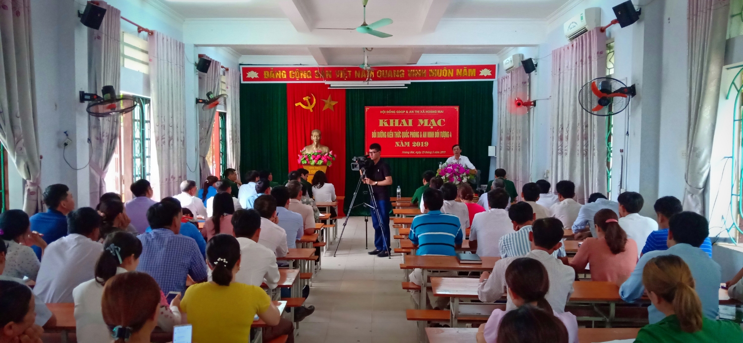 Lớp bồi dưỡng kiến thức QP-AN cho đối tượng 4, thị xã Hoàng Mai năm 2019